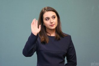Мендель раскрыла, сколько зарабатывает в ОП и какую купила машину
