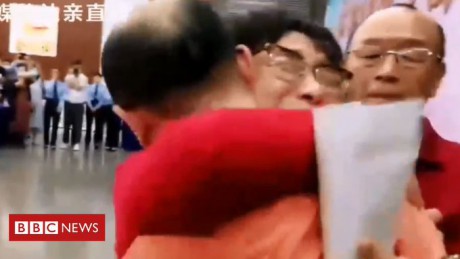 В Китае родители нашли похищенного 32 года назад сына В Китае родители нашли похищенного 32 года назад сына