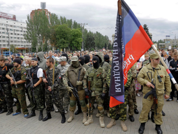 Тренер из Мелитополя за деньги отправляет украинских детей в военизированные кружки: "добровольно" заставляет