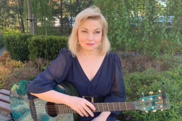Мария Бурмака показала, как таскает домой вещи с помойки: "Отмою" Мария Бурмака показала, как таскает домой вещи с помойки: "Отмою"