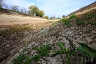 Перекрывшая воду в Крым дамба под угрозой разрушения – СМИ
Перекрывшая воду в Крым дамба под угрозой разрушения – СМИ