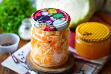 Остановитесь с консервацией, ведь придется выкидывать: сколько можно хранить варенье, соленья и компоты Остановитесь с консервацией, ведь придется выкидывать: сколько можно хранить варенье, соленья и компоты