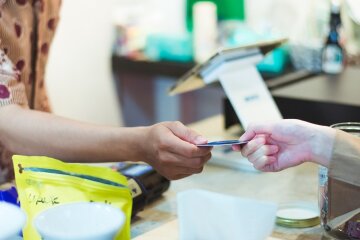 От налоговой не уйдешь: бесплатное пополнение карт запретят От налоговой не уйдешь: бесплатное пополнение карт запретят