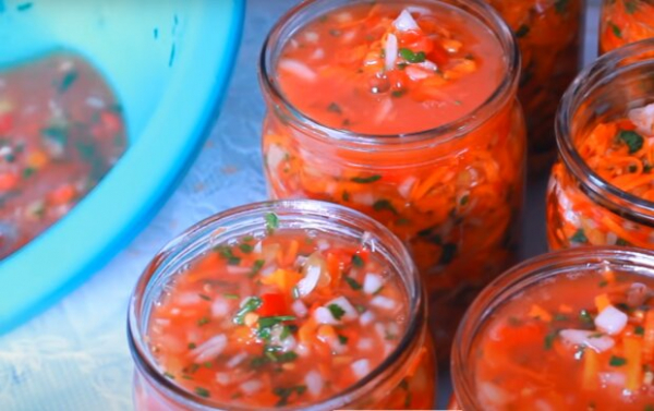 Ароматная овощная заправка для борща, мяса и любых блюд: рецепт за 5 минут, который выручит зимой Ароматная овощная заправка для борща, мяса и любых блюд: рецепт за 5 минут, который выручит зимой