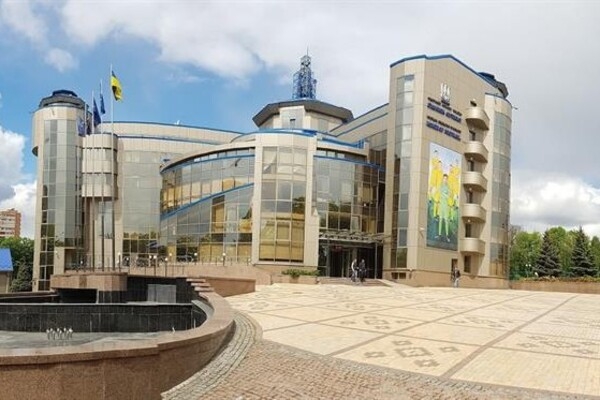 ТСК у справі з будівництвом УАФ футбольних полів: звіт і продовження повноважень
ТСК у справі з будівництвом УАФ футбольних полів: звіт і продовження повноважень