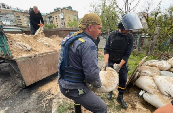 К киевлянам обратились с важным предупреждением: где не стоит гулять, могут быть мины оккупантов К киевлянам обратились с важным предупреждением: где не стоит гулять, могут быть мины оккупантов