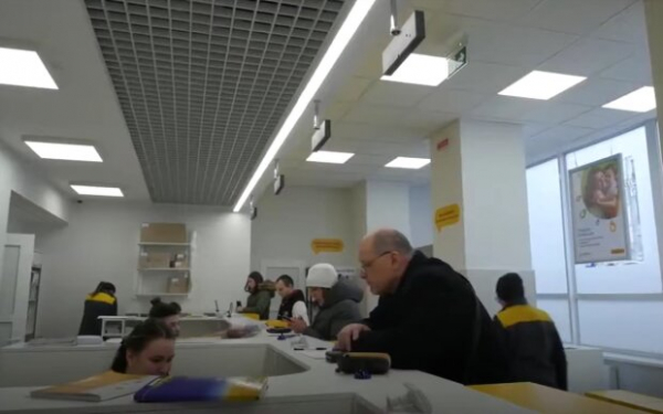 "Советский подход, ничего не меняется": посылки украинцев остаются "жить" на "Укрпочте" больше месяца