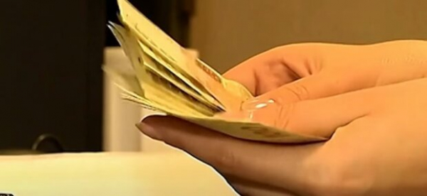 Выплаты 2220 гривен снова возобновлены: как оформить помощь Выплаты 2220 гривен снова возобновлены: как оформить помощь