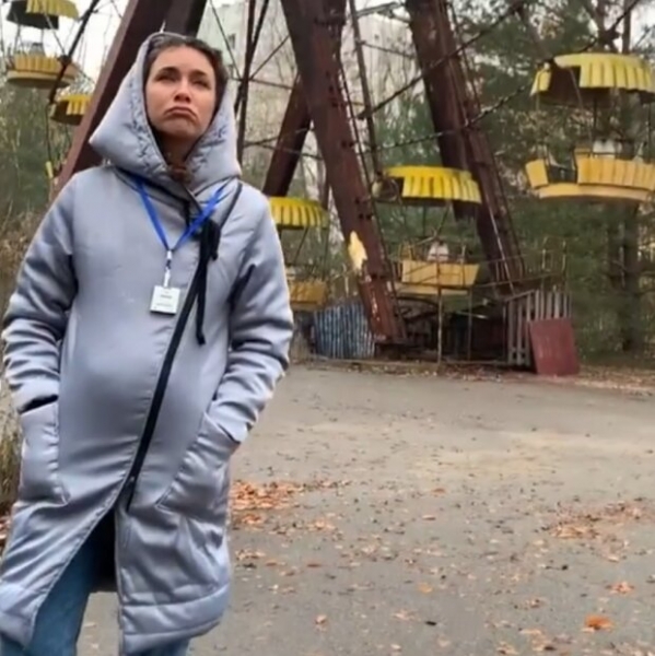 Участница Холостяка развлеклась с беременным животом в Чернобыле, ее отправили на кладбище: "Мозг плавится" Участница Холостяка развлеклась с беременным животом в Чернобыле, ее отправили на кладбище: "Мозг плавится"
