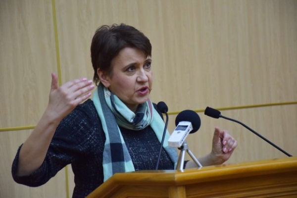 Оксана Забужко забрала у украинцев 17 минут жизни на важное: "Щоб ніяке ст*рво не посміло брехати"
