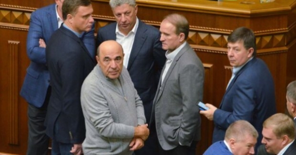 Засилье "варягов"- в ОПЗЖ раскритиковали внешнее управление Украиной и призвали Зеленского уйти в отставку Засилье "варягов"- в ОПЗЖ раскритиковали внешнее управление Украиной и призвали Зеленского уйти в отставку