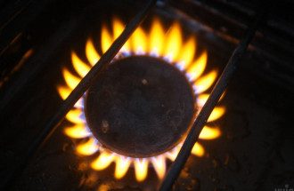 Эксперт уличил власти во лжи и назвал реальную цену газа

                        