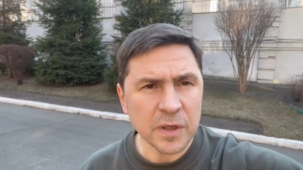 Жить в кровавом безумии: Михаил Подоляк попытался открыть глаза россиянам Жить в кровавом безумии: Михаил Подоляк попытался открыть глаза россиянам