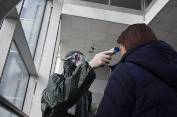 Медики назвали еще один главный симптом коронавирус: встречается у большей половины больных, не провороньте