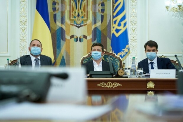 Зеленский разрешил детям с Донбасса и Крыма поступить в вузы без ВНО: "По собственному выбору" Зеленский разрешил детям с Донбасса и Крыма поступить в вузы без ВНО: "По собственному выбору"