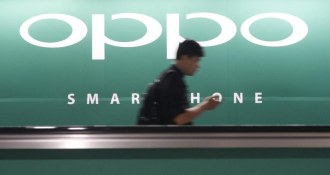 OPPO готовит Reno6 c плоскими гранями в стиле последних Айфонов
OPPO готовит Reno6 c плоскими гранями в стиле последних Айфонов