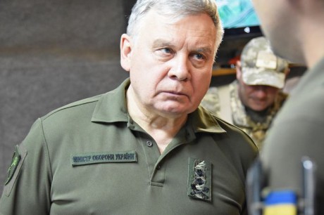 Комитет Верховной Рады выразил недоверие министру обороны Тарана