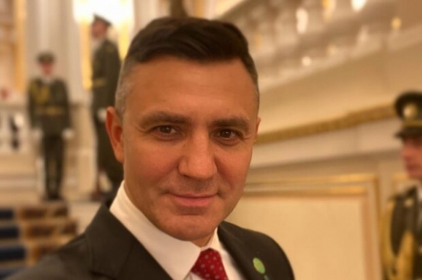 Тищенко покатался на киевской маршрутке и скрылся на мерседесе, не заплатив Тищенко покатался на киевской маршрутке и скрылся на мерседесе, не заплатив