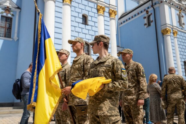 24 июля Киев отмечает особенную дату: украинский флаг развивается уже 32 года и путин этого не изменит никогда 24 июля Киев отмечает особенную дату: украинский флаг развивается уже 32 года и путин этого не изменит никогда