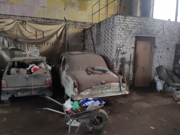 Уникальную коллекцию советских авто бросили ржаветь на складе
Уникальную коллекцию советских авто бросили ржаветь на складе