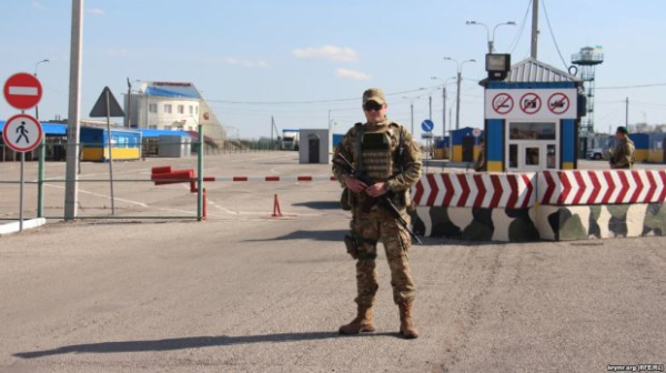 За границу уже не выпустят: какой пропуск нужно иметь 17-летним украинцам За границу уже не выпустят: какой пропуск нужно иметь 17-летним украинцам