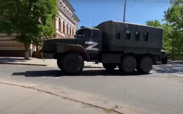 Российские оккупанты массово пьянствуют и дезертируют с передовой, боясь вступать в бой с ВСУ Российские оккупанты массово пьянствуют и дезертируют с передовой, боясь вступать в бой с ВСУ