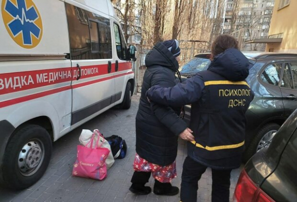 Спасение из-под обломков: ГСЧС поделились инструкциями по выживанию и предоставлению первой помощи Спасение из-под обломков: ГСЧС поделились инструкциями по выживанию и предоставлению первой помощи
