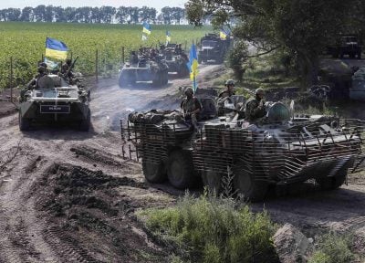 Оккупанты в ловушке: на Донбассе россиянам грозит окружение, Бутусов раскрыл детали
Оккупанты в ловушке: на Донбассе россиянам грозит окружение, Бутусов раскрыл детали