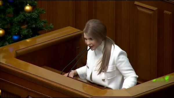 Белоснежный образ Юлии Тимошенко зажег публику: "Богиня" Белоснежный образ Юлии Тимошенко зажег публику: "Богиня"