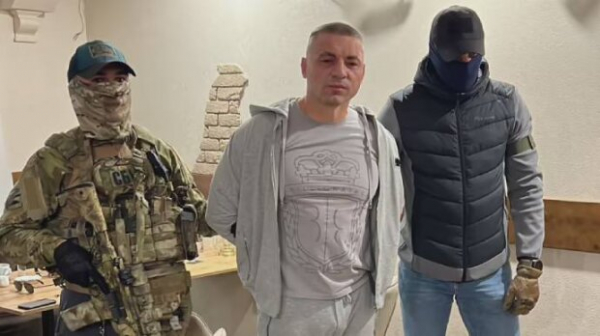 СБУ задержала депутата-кума Медведчука, который занимался рэкетом на Закарпатье: запугивал и "выбивал" деньги СБУ задержала депутата-кума Медведчука, который занимался рэкетом на Закарпатье: запугивал и "выбивал" деньги