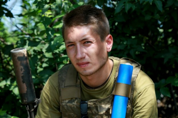 Юный герой пошел в армию на следующий день после окончания школы: "Все по козацкому обычаю!" Юный герой пошел в армию на следующий день после окончания школы: "Все по козацкому обычаю!"