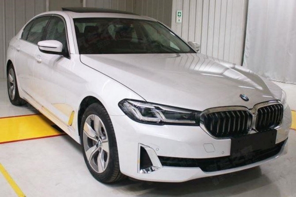 
Китайцы раскрыли новую BMW 5 и электрический BMW X3. Живые фото
 