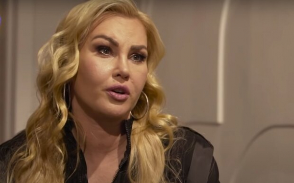 Камалия после возвращения из Украины впала в депрессию: "Девочки взялись за меня" Камалия после возвращения из Украины впала в депрессию: "Девочки взялись за меня"