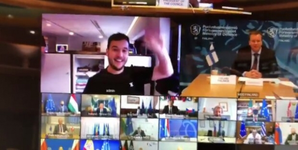 Журналист взломал в Zoom конференцию глав Минобороны стран ЕС: разглядел часть пароля и логин