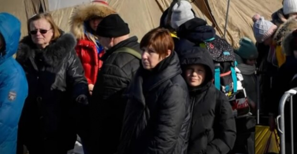 Трудоустройство, жилье и помощь: чего ждать украинцам за границей в 2024 году Трудоустройство, жилье и помощь: чего ждать украинцам за границей в 2024 году
