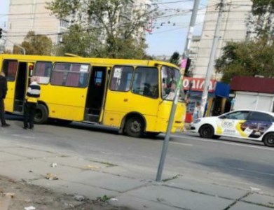 В Киеве водитель маршрутки насмерть сбил пешехода
                                                                                