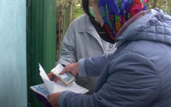 "Третий месяц без денег": украинцам перестали доставлять пенсии
