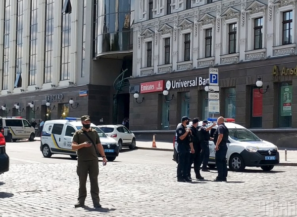 Захват банка в БЦ Леонардо: все, что известно о "киевском террористе"
Захват банка в БЦ Леонардо: все, что известно о "киевском террористе"