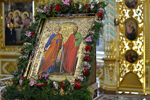 Сплести венок из васильков и обрести богатство: главные традиции на день Петра и Павла 12 июля, удача будет весь год с вами Сплести венок из васильков и обрести богатство: главные традиции на день Петра и Павла 12 июля, удача будет весь год с вами
