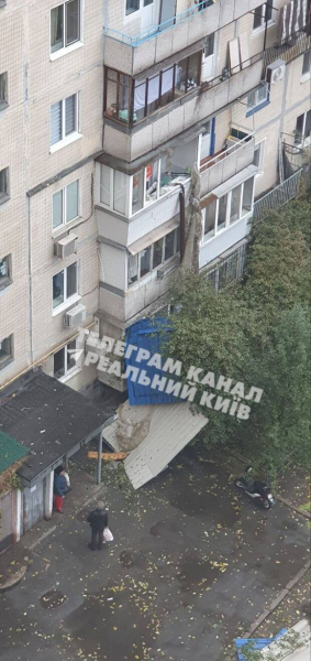 Штормовое предупреждение в Украине: буря ломает деревья, ветер сносит крыши – ужасные последствия Штормовое предупреждение в Украине: буря ломает деревья, ветер сносит крыши – ужасные последствия