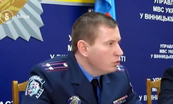 Эксполицейский Наумов после увольнения продолжает обрастать элитными автомобилями и недвижимостью: "Нужно кормить мою семью" Эксполицейский Наумов после увольнения продолжает обрастать элитными автомобилями и недвижимостью: "Нужно кормить мою семью"