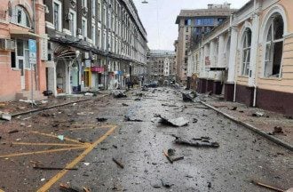 Появились кадры масштабного ракетного удара по Харьковскому горсовету
