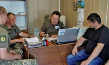 Украинцы, своевременно обновившие данные, попадают в розыск: адвокат раскрыл "многоходовки" ТЦК