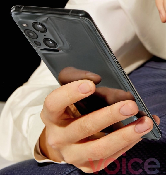 В Сети появились живые фото OPPO Find X3 Pro – самого мощного Android-смартфона на рынке
В Сети появились живые фото OPPO Find X3 Pro – самого мощного Android-смартфона на рынке