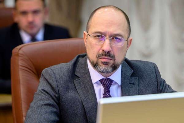 Шмыгаль рассказал о снятии карантина в Украине и ответил на скандал с "Велюром"
Шмыгаль рассказал о снятии карантина в Украине и ответил на скандал с "Велюром"