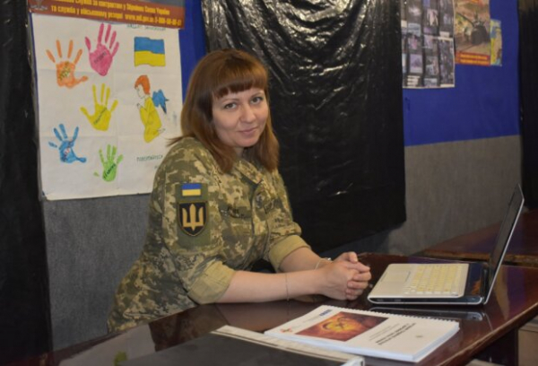 Мужественная украинка решилась заглянуть в лицо смерти вместе с героями фронта: "Каждый день...."