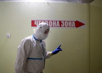 Украина бьёт антирекорды по COVID-19: вышла на 3-ье место в Европе по суточной смертности
