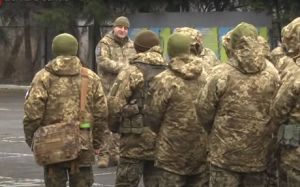 Родственники пропавшего без вести военного могут получать его зарплату: как оформить выплаты Родственники пропавшего без вести военного могут получать его зарплату: как оформить выплаты