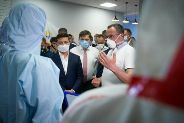 Зеленский призвал украинцев "включить" мозг и задуматься о ближнем своем Зеленский призвал украинцев "включить" мозг и задуматься о ближнем своем