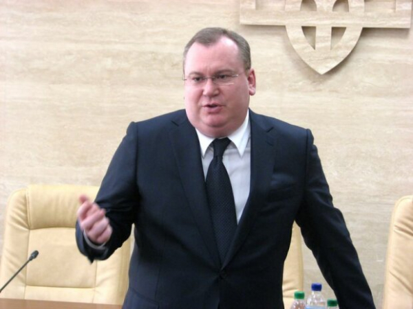 СМИ: Резниченко за бюджетные деньги арендует бесплатный склад у скандального застройщика СМИ: Резниченко за бюджетные деньги арендует бесплатный склад у скандального застройщика